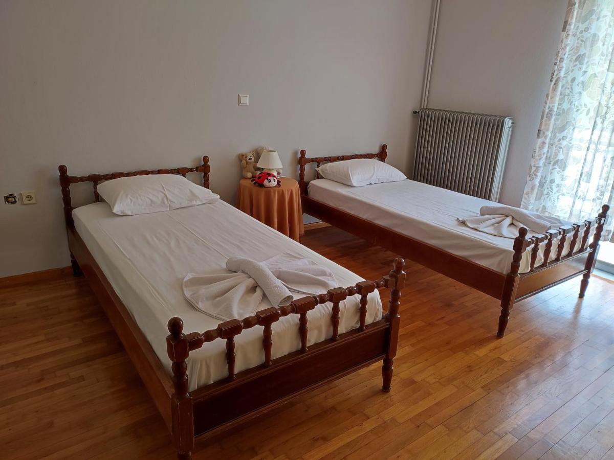 Thea Court Clio & Erato Apartments PalaiónTsiflíkion Eksteriør bilde
