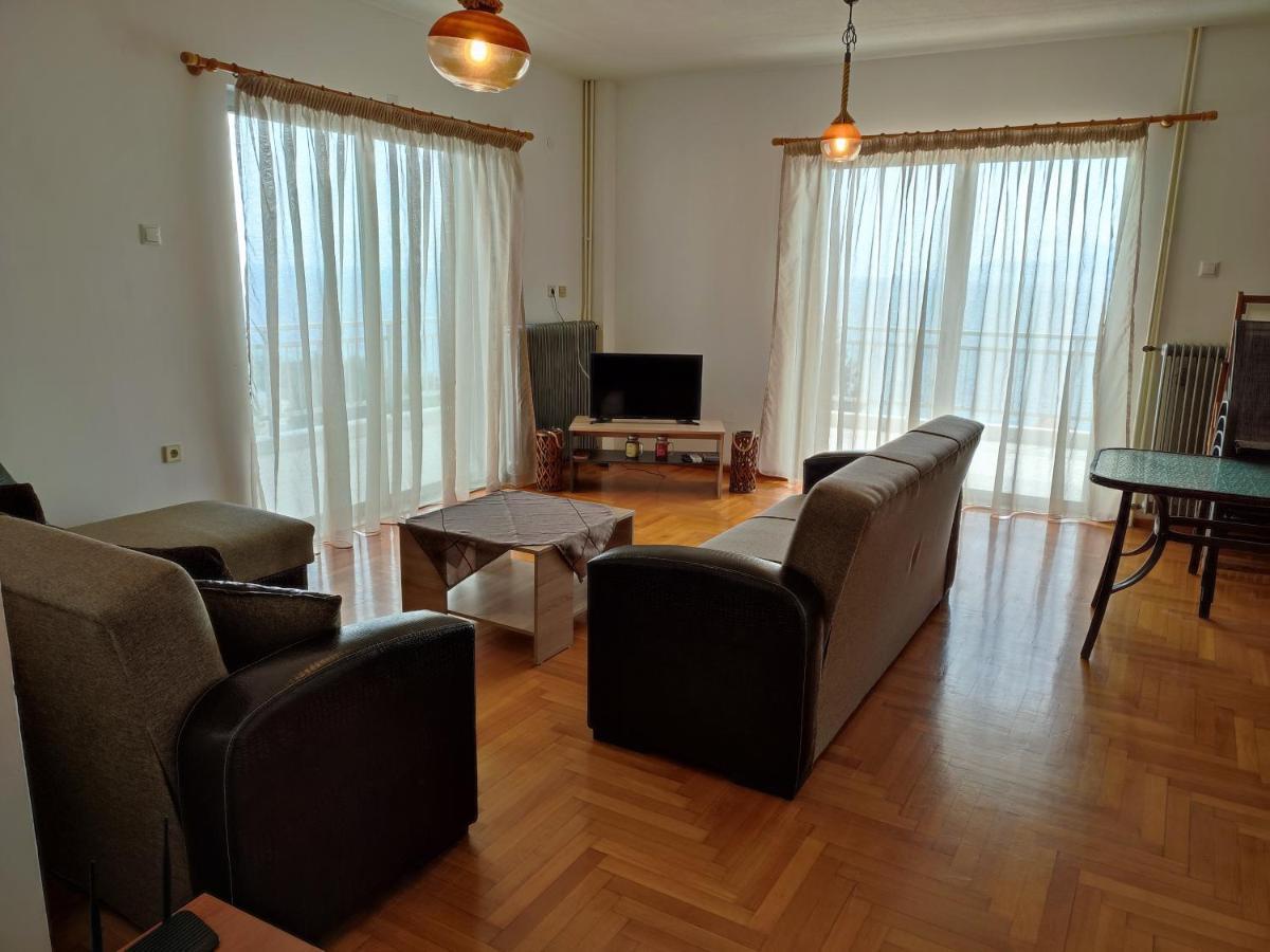 Thea Court Clio & Erato Apartments PalaiónTsiflíkion Eksteriør bilde